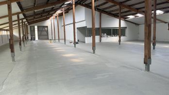 Große, helle Halle auf Hof Seeburg zur Pacht