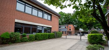 Rendsburg: Gewerbeimmobilie mit Werkstatt‑, Schulungs- und Verwaltungsflächen
